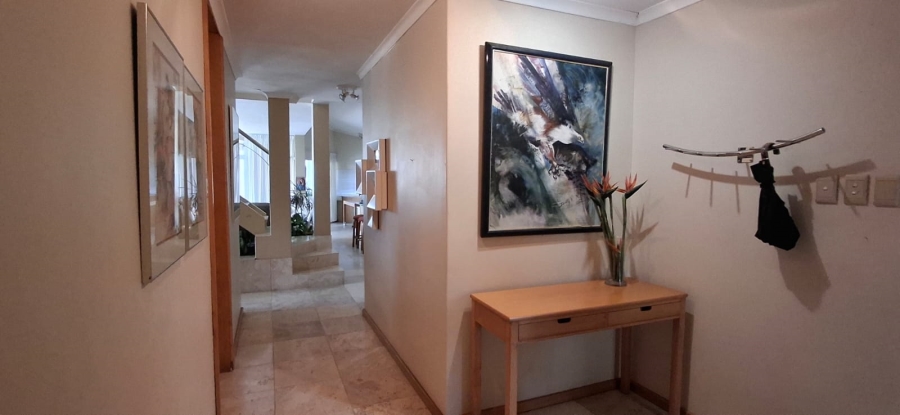 7 Bedroom Property for Sale in Bonza Bay Eastern Cape